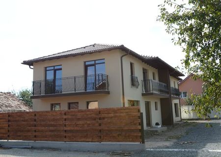 Vand casa alipita tip duplex P+E+POD in Floresti-Cluj