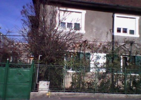 Vand casa  camere, Brasov, zona Tractorul
