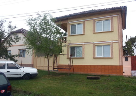 Vand casa cu etaj in pischia 60.000 Vand casa cu etaj in pischia 60.000