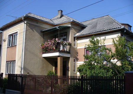 Vând casă cu etaj în Sighetu Marmaţiei,centru,zonă linistită