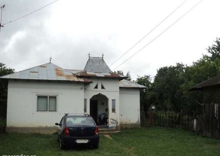 Vand casa-curte si gradina, la 22 km Pitesti, suprafata teren 1980 mp