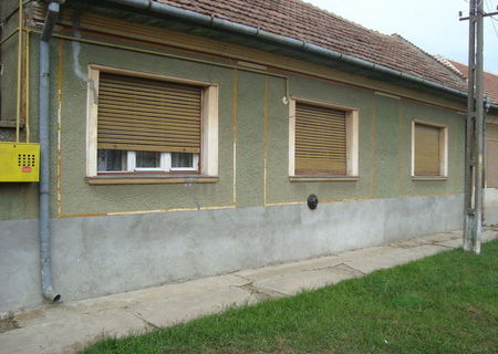 Vand casa in loc. Bors
