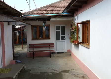 Vand casa in Palazu Mare,eventual schimb cu casa in jurul Brasovului Vand casa in Palazu Mare,eventual schimb cu casa in jurul Brasovului