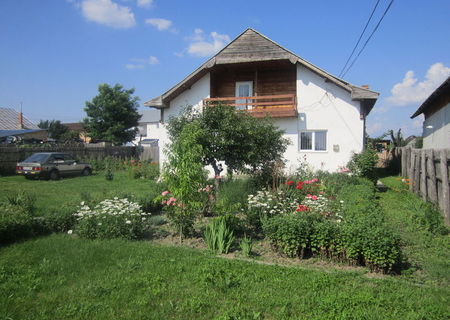 vand casa la 3km  pitesti in geamana