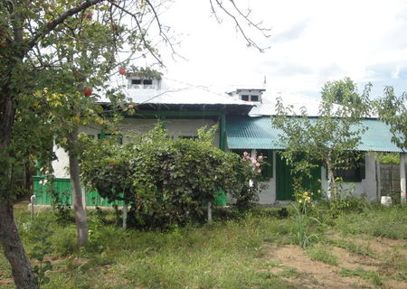 vand casa la strada in Localitatea Urlati, Comuna Cherba