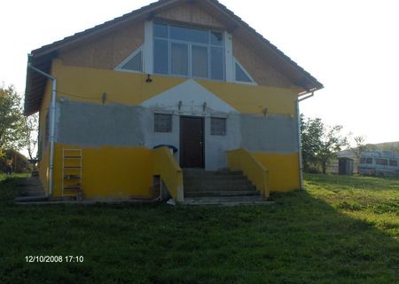 Vand casa la tara 12 km de Sibiu