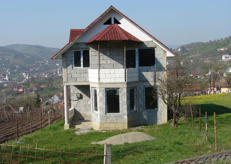 Vand casa noua in Dej compusa din parter + mansarda Vand casa noua in Dej compusa din parter + mansarda