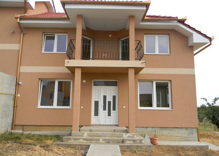 vand casa noua zona Oncea