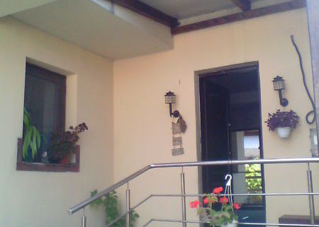 vand casa p+ m aproape de centru vand casa p+ m aproape de centru