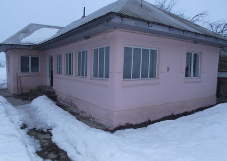 vand casa slobozia roznov