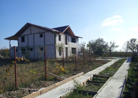 Vand casa, zona rezidentiala Bucov
