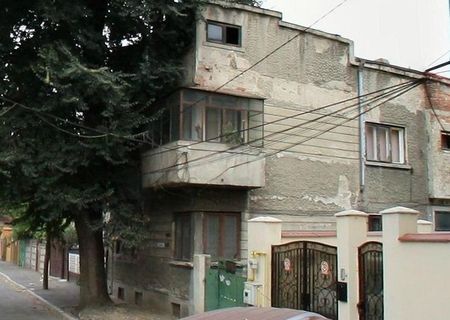 Vand casa zona Stefan cel Mare - Lizeanu