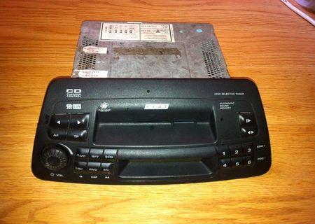 vand casetofon original FIAT BRAVA si JANTA tabla pe 15 cu tot cu cauciuc FIAT BRAVA