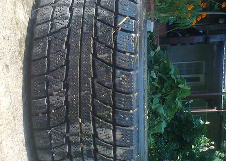 Vând cauciucuri Triangle Snow Lion 185/65R15