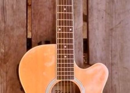 Vând chitară electro-acustică Flame MJG 201 CE N (IMPECABILĂ) + Accesorii Vând chitară electro-acustică Flame MJG 201 CE N (IMPECABILĂ) + Accesorii