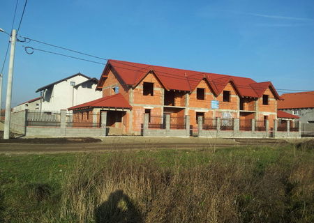 VAND DUPLEX IN ROSU