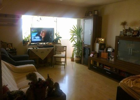 vand garsoniera 3 statii Unirea, aproape Marriot