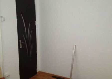 Vand Garsoniera confort 3 , Zona Titan