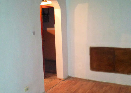 Vand garsoniera, zona Calea Moldovei-parter