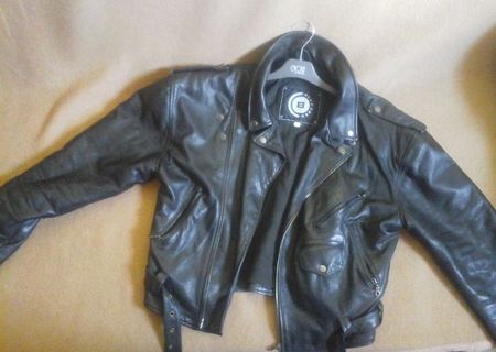 Vand geaca din piele, motor, barbateasca Vand geaca din piele, motor, barbateasca