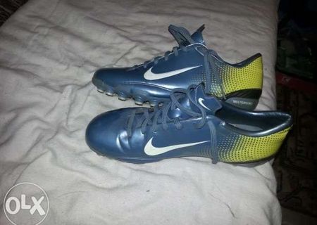 Vand ghete Nike in stare foarte buna marimea 44
