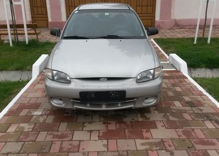 Vand Hyundai Accent LS 1.3 HB.