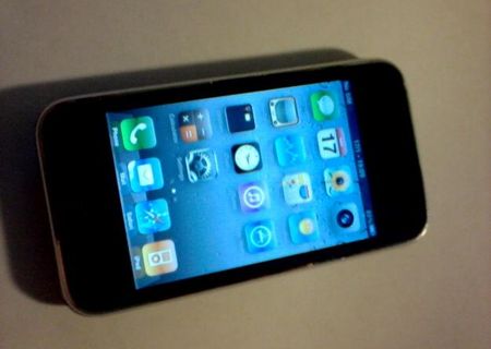 Vand Iphone 3G de 8 G!