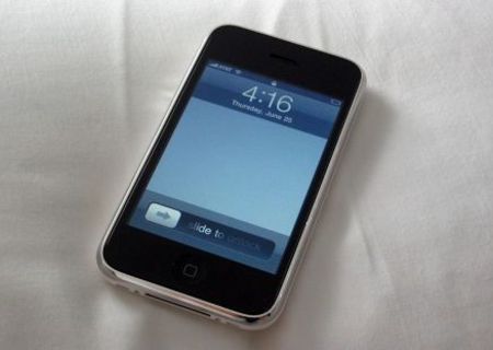 Vand iPhone 3GS capacitate 8GB