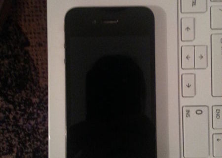 Vand iPhone 4  16 GB decodat cu gewey sim