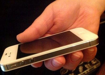 Vand iPhone 4S WHITE!