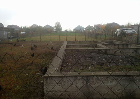 Vand loc de casa cu fundatie