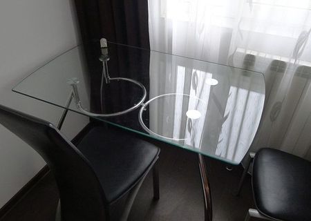 Vand masa de sticla si scaune