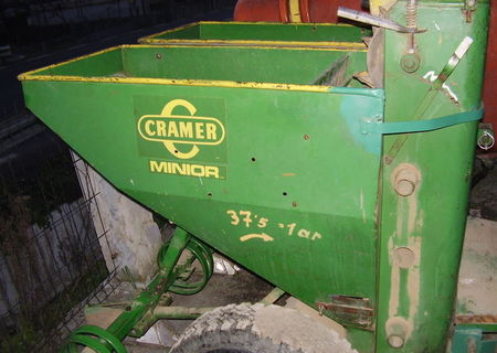 vand masina de plantat cartofi pe doua randuri marca cramer