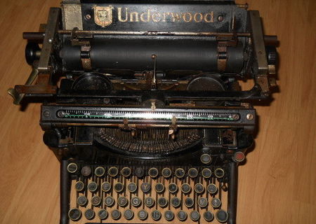 Vand masina de scris marca Underwood anii 1800-1820