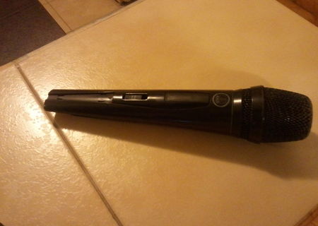 vand microfon AKG