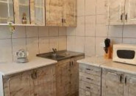 Vand mobila bucatarie 700 ron
