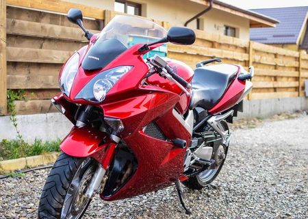 Vand Motoclicleta VFR800, an 2008, stare exceptionala Vand Motoclicleta VFR800, an 2008, stare exceptionala