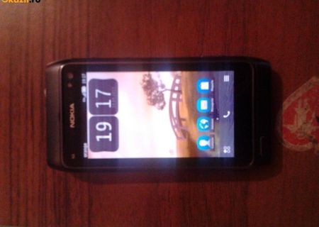 Vand NOKIA N8 la cutie + husa cadou