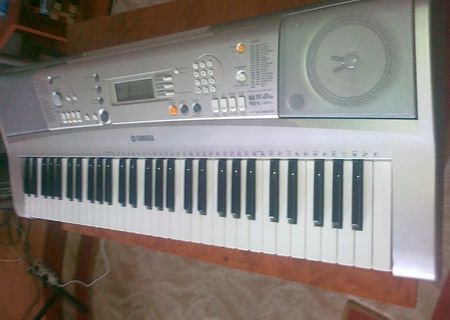 Vand orga Yamaha E 303