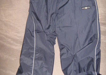 Vand pantalon copil 8-11 ani material impermeabil Vand pantalon copil 8-11 ani material impermeabil