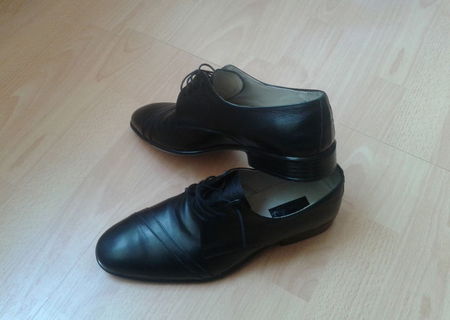 vand pantofi barbati din piele naturala nr. 42, pret 130 lei