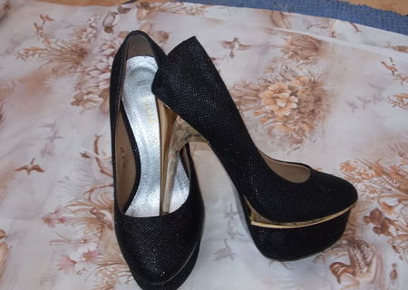 vand pantofi cu toc