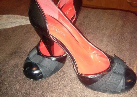 Vand pantofi dama