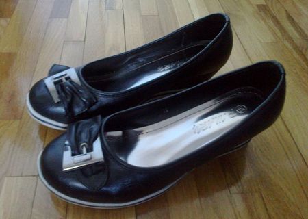 vand pantofi dama mar.36, culoare neagra vand pantofi dama mar.36, culoare neagra