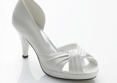 Vand pantofi de mireasa Lilly