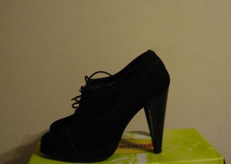 Vand pantofi ieftini din piele Vand pantofi ieftini din piele
