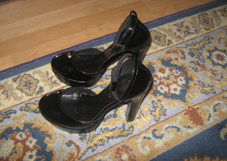 vand pantofi super eleganti vand pantofi super eleganti
