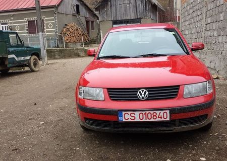 Vand passat 1.6 benzina