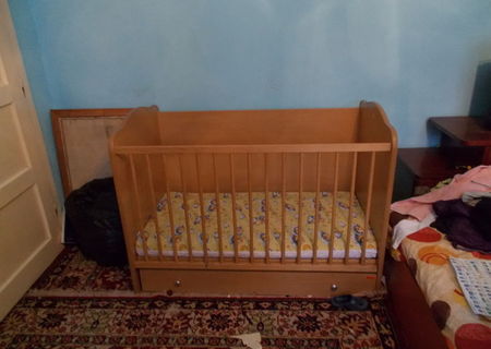Vand patut Bertoni+ saltea cu iarba de mare, carut goodbaby Vand patut Bertoni+ saltea cu iarba de mare, carut goodbaby