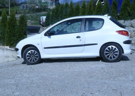 Vand Peugeot 206, 1.4 HDI, AF 2007, pret 2250 euro Vand Peugeot 206, 1.4 HDI, AF 2007, pret 2250 euro